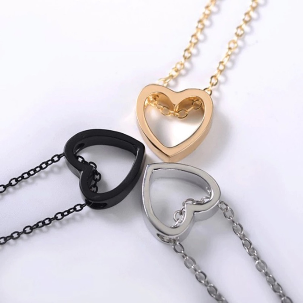 ⚜️[𝟯/$𝟭𝟴]⚜️Gold Heart Delicate Charm Choker NEW - Picture 9 of 12